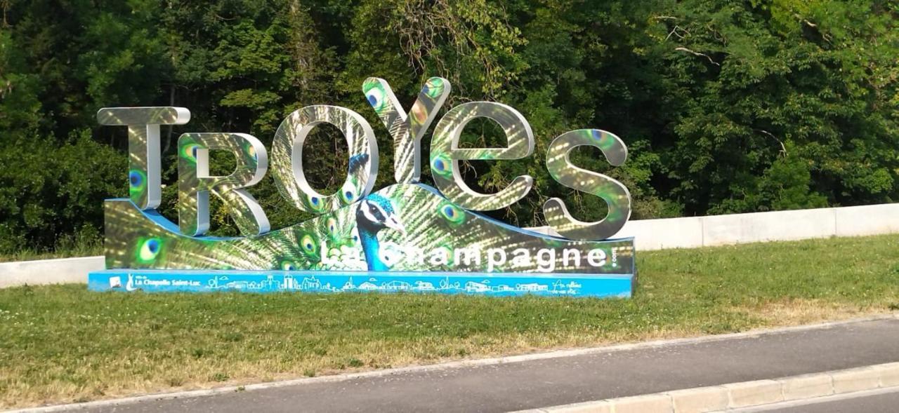 Chamarel Lägenhet Pont-Sainte-Marie Exteriör bild